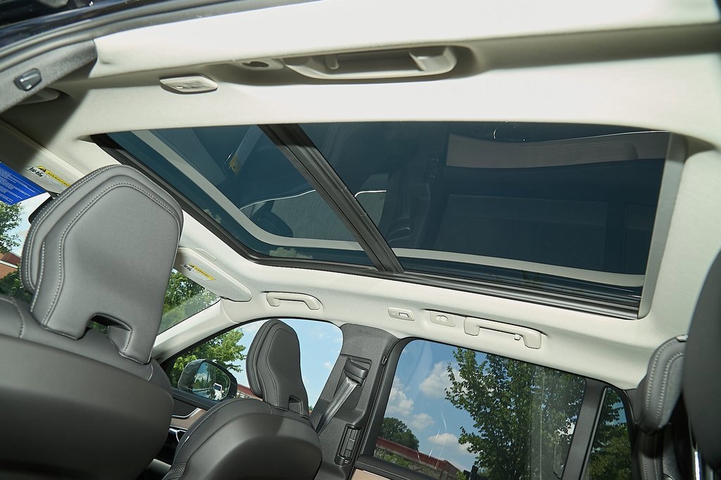 New 2025 Volvo XC90 B6 Plus w/ Protection Package image 23