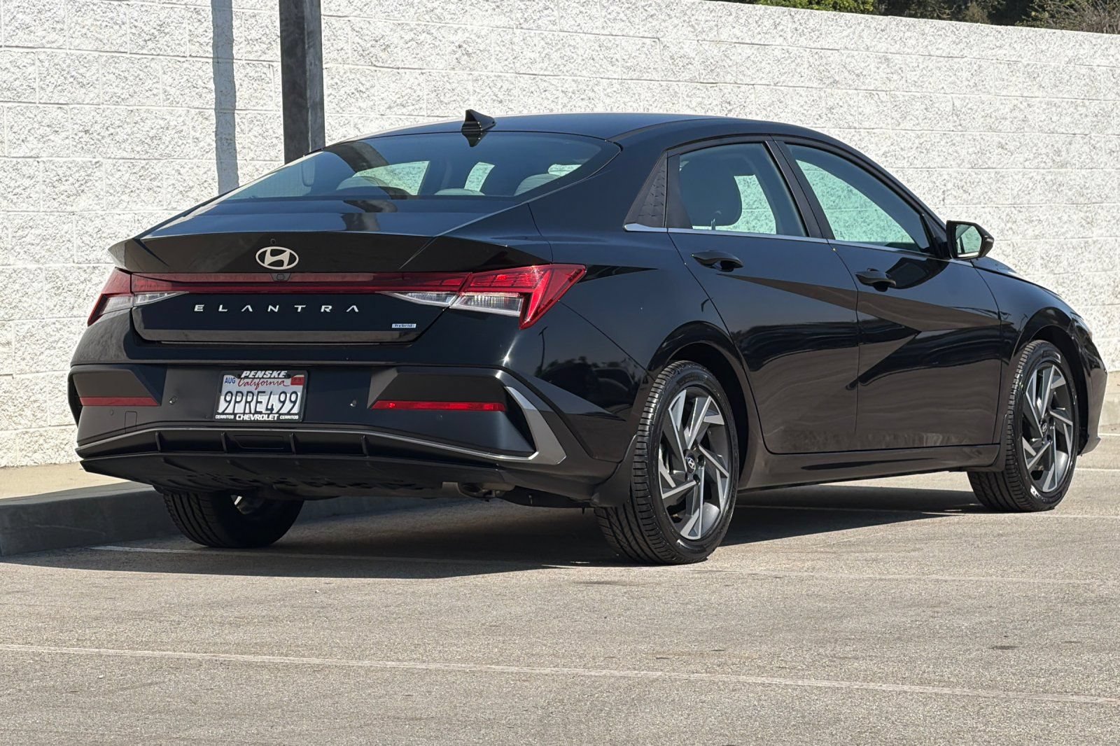Used 2024 Hyundai Elantra Limited FWD image 4