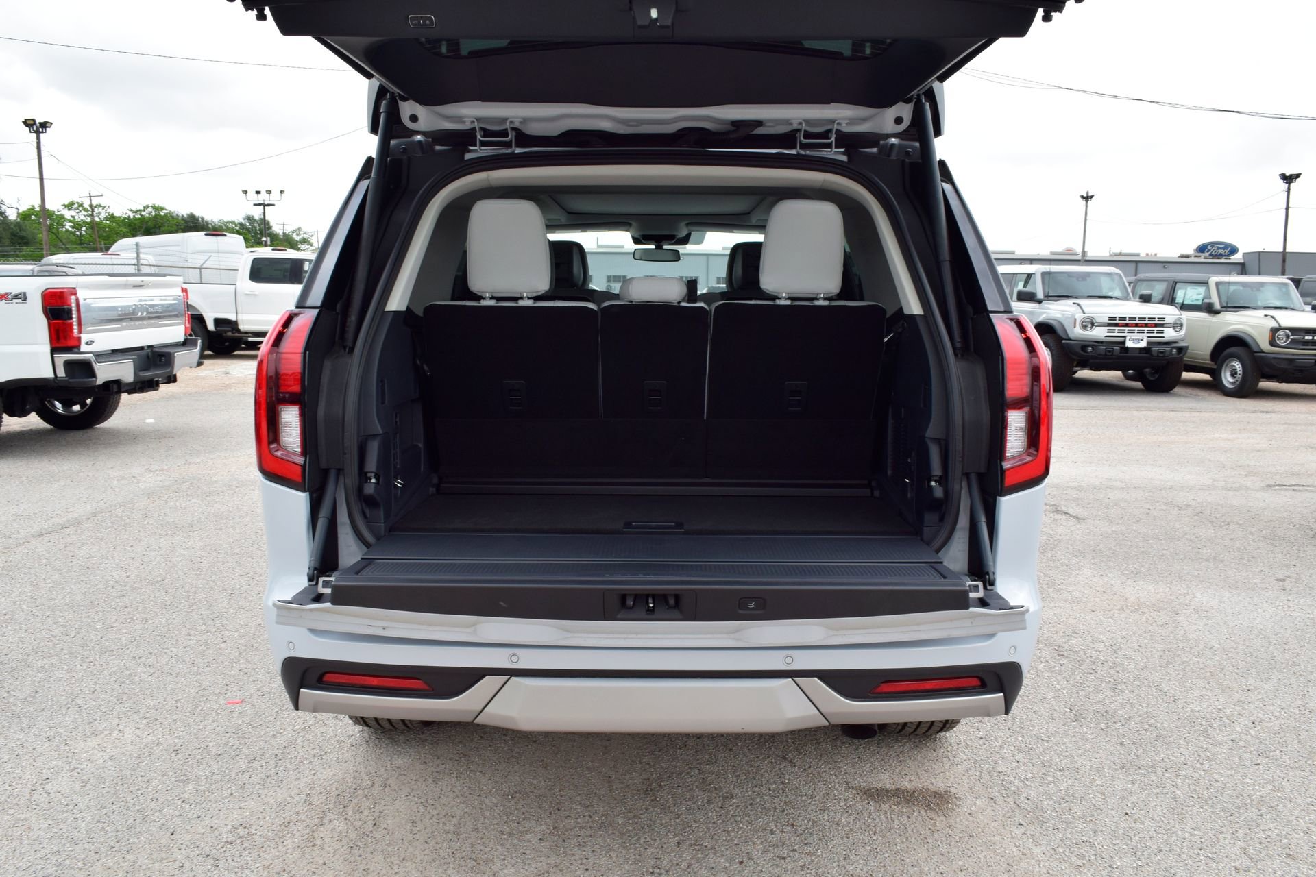 New 2026 Ford Expedition Platinum w/ Driver's Package image 22