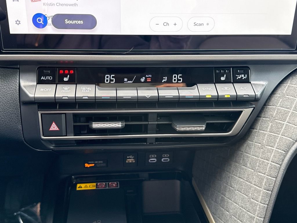 Used 2026 Toyota Camry XLE image 22