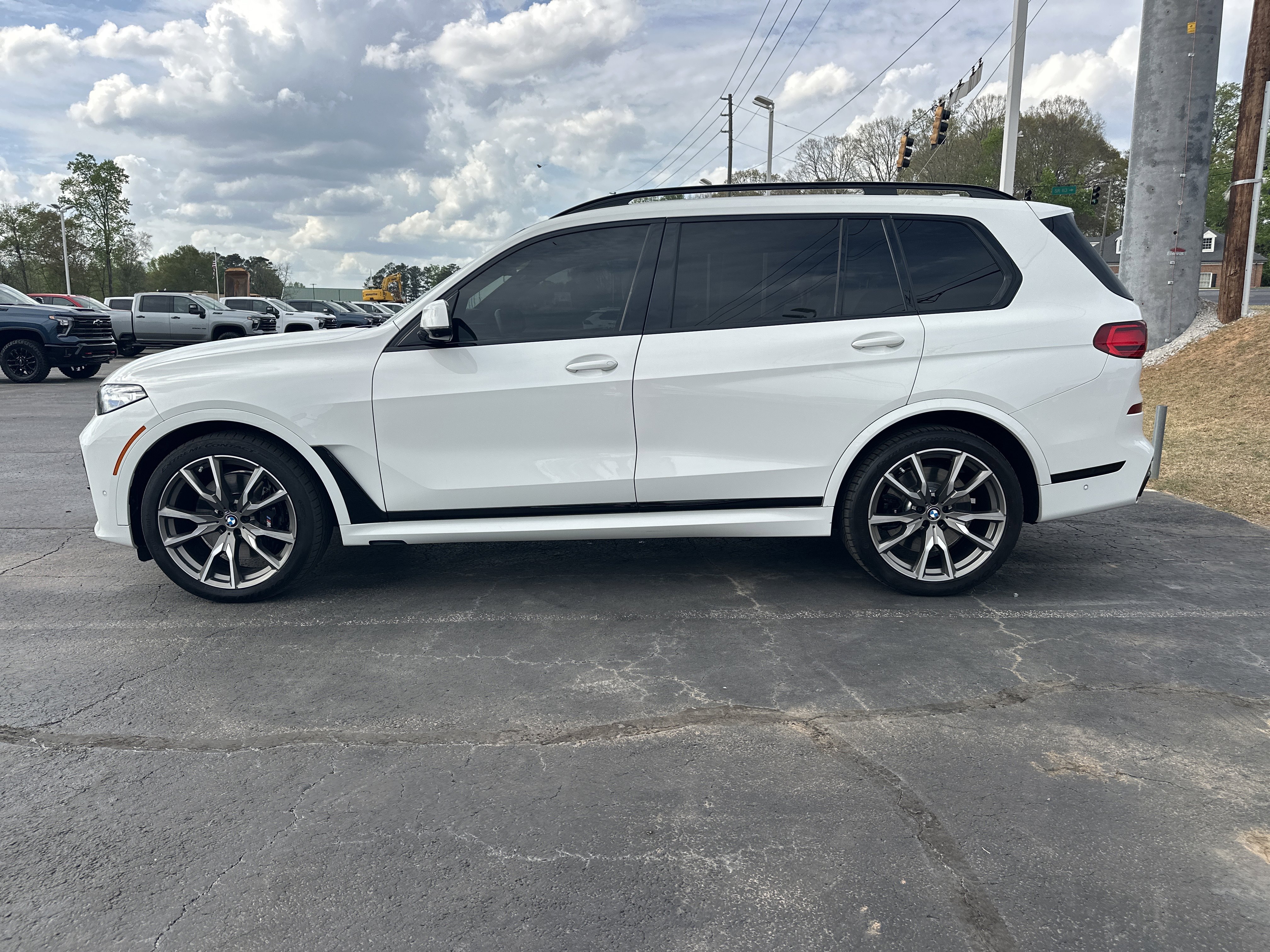 Used 2022 BMW X7 M50i w/ Dynamic Handling Package image 5