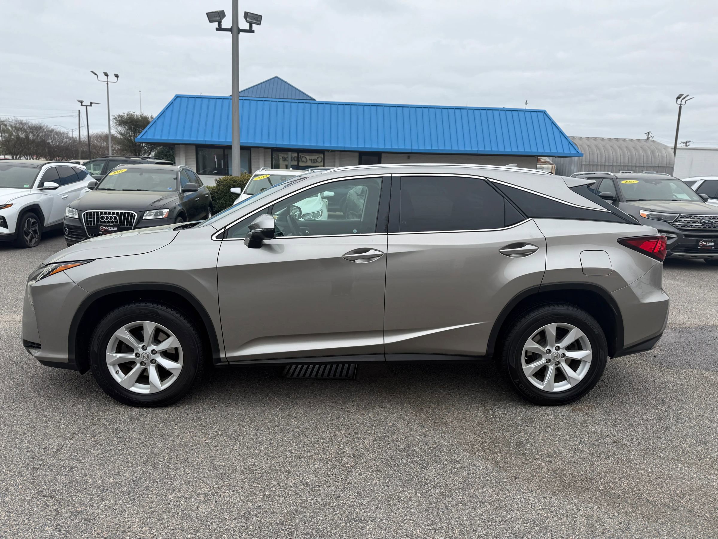 Used 2017 Lexus RX 350 AWD w/ Premium Package image 2