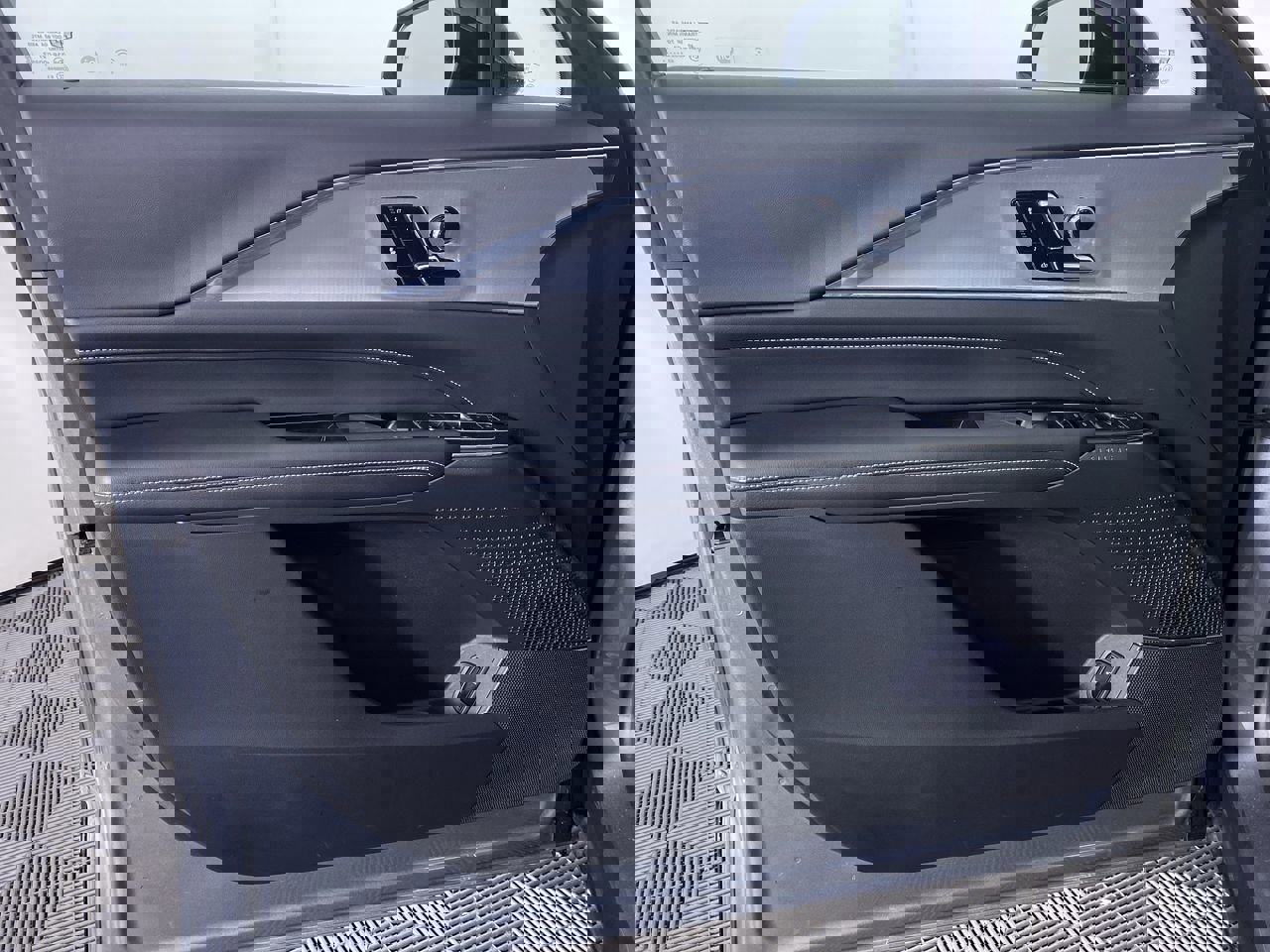 Certified 2024 Cadillac Lyriq Tech image 12