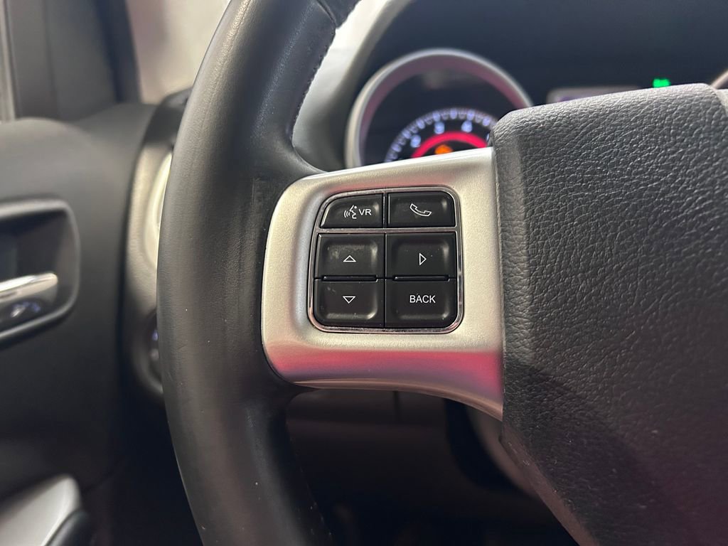 Used 2018 Dodge Journey SE w/ Connectivity Group FWD image 10