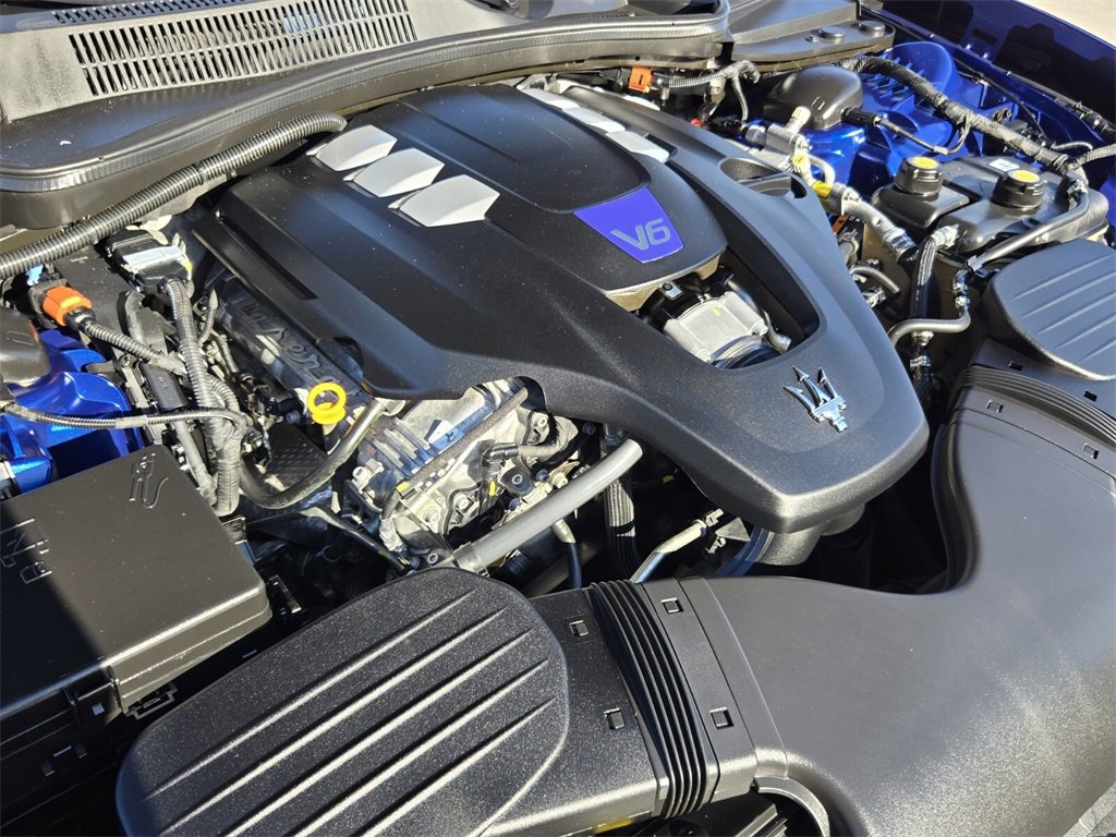Used 2022 Maserati Ghibli Modena Q4 image 17