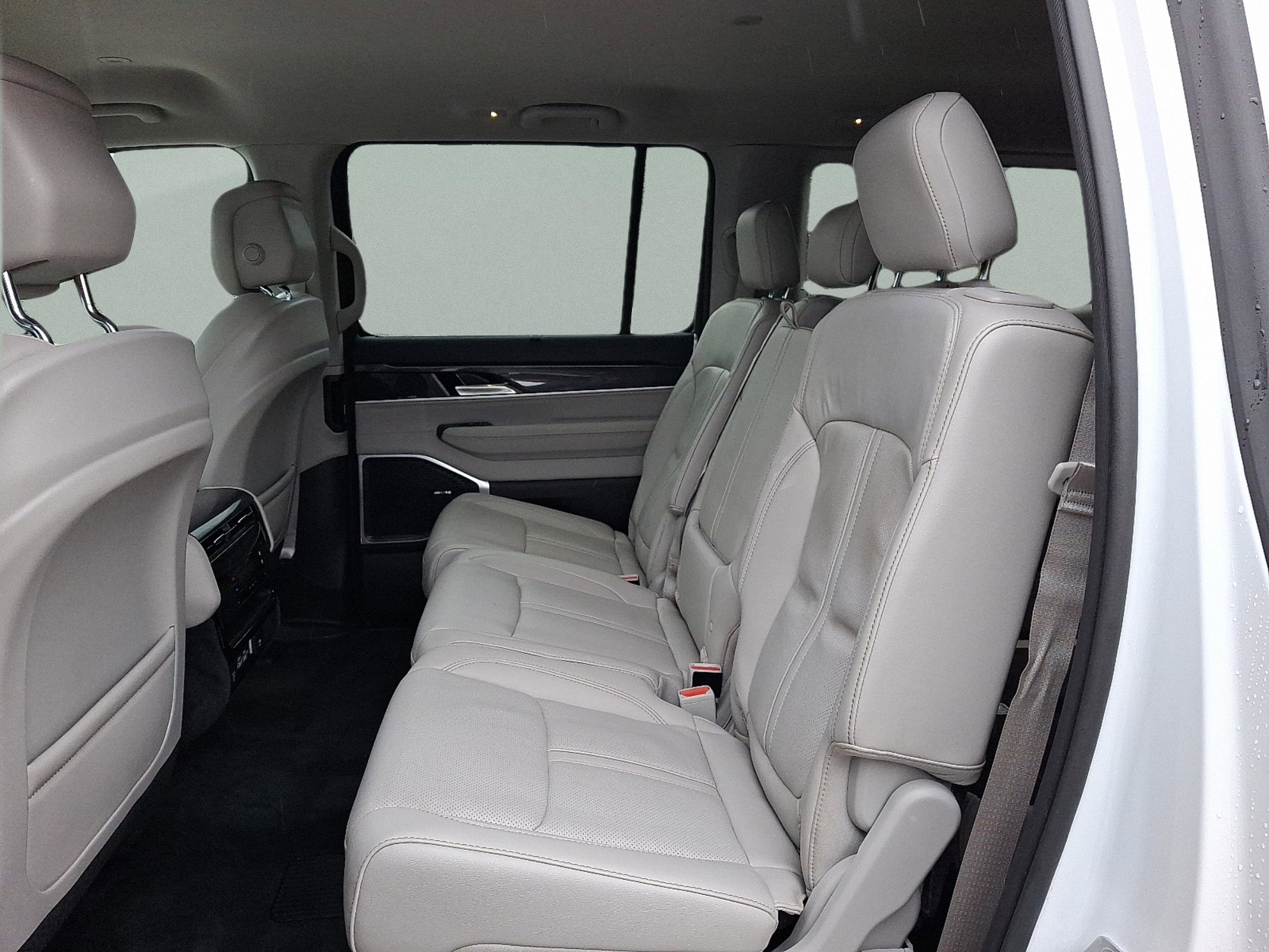 Used 2023 Jeep Wagoneer Series I 4x4 w/ Convenience Group I image 9