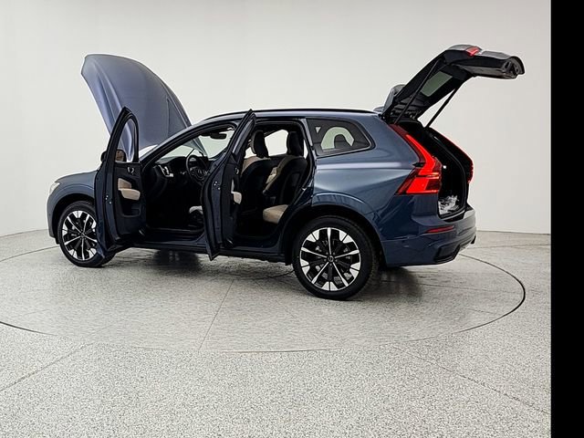 New 2026 Volvo XC60 B5 Plus w/ Climate Package image 12
