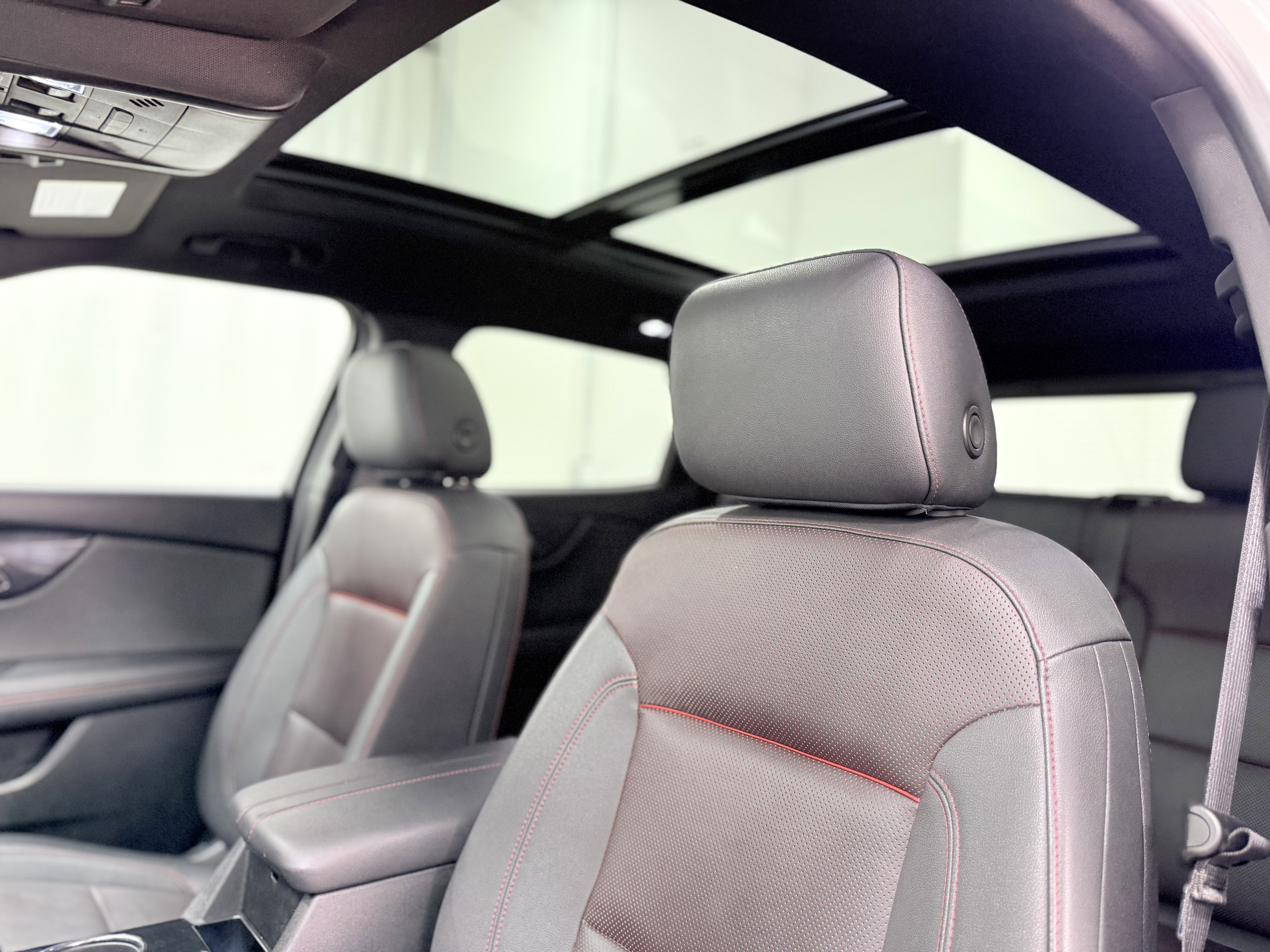 Certified 2023 Chevrolet Blazer RS w/ Driver Confidence II Package image 16