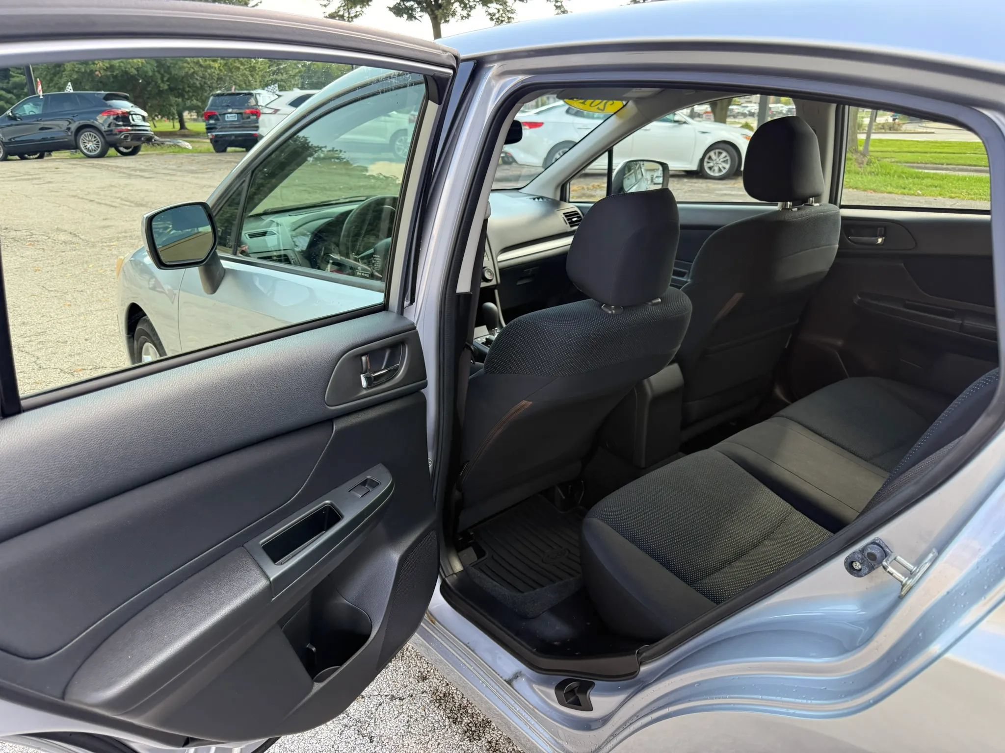 Used 2013 Subaru Impreza 2.0i Premium w/ All-Weather Pkg AWD/4WD image 11