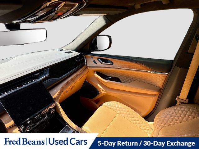 Used 2024 Jeep Grand Cherokee Summit AWD/4WD image 31