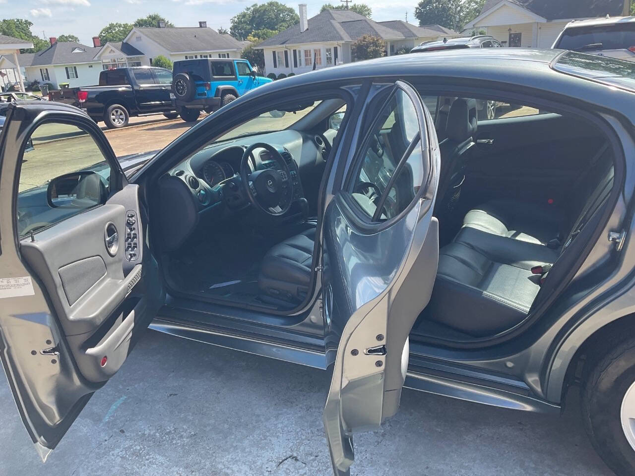Used 2005 Pontiac Grand Prix GT w/ Leather Trim Package FWD image 9