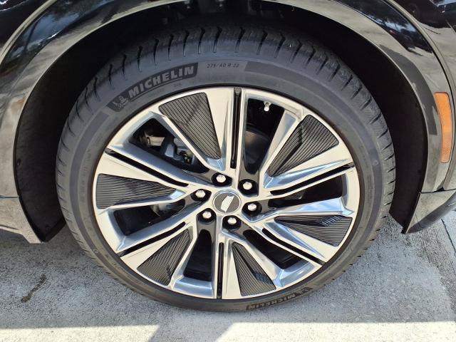 New 2026 Cadillac Lyriq Signature Luxury AWD/4WD image 7