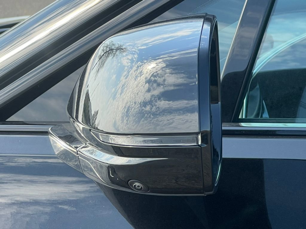 New 2026 Cadillac Lyriq V AWD/4WD image 40