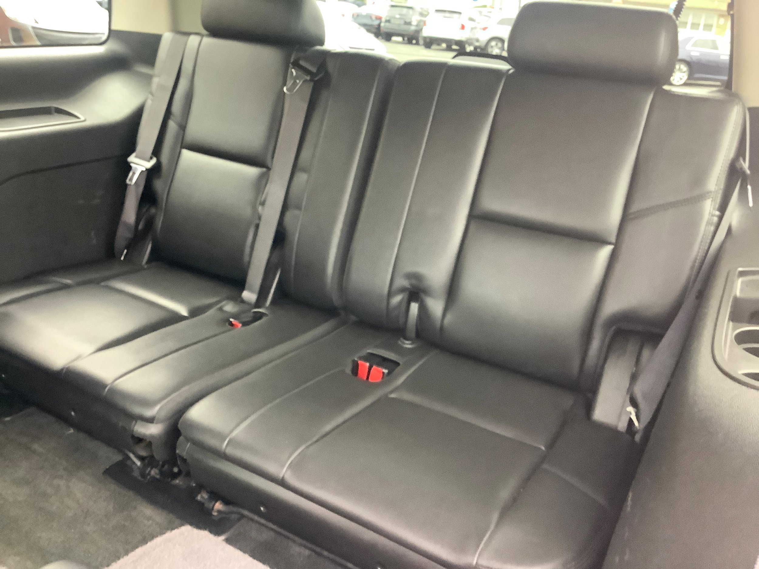 Used 2011 Cadillac Escalade Luxury AWD/4WD image 13