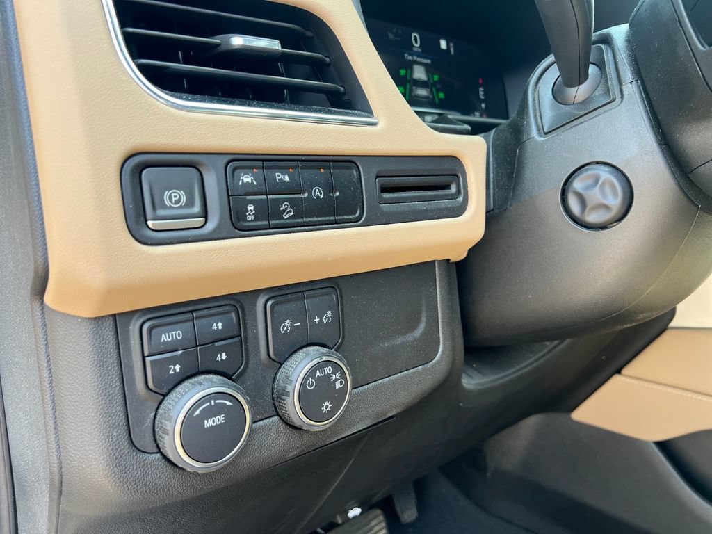 Used 2023 Chevrolet Tahoe Premier AWD/4WD image 19