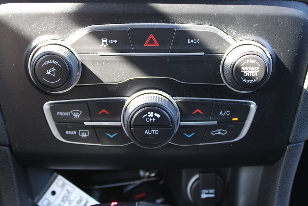 Used 2016 Dodge Charger SXT RWD image 19