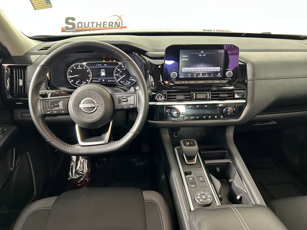 Used 2024 Nissan Pathfinder SV image 19