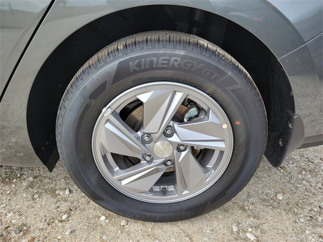 New 2025 Hyundai Elantra SE image 22