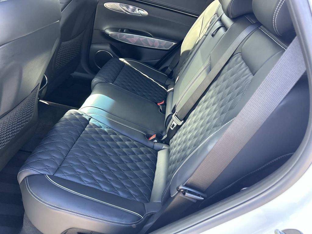 Used 2025 Genesis GV70 3.5T Sport w/ Sport Advanced Package image 23