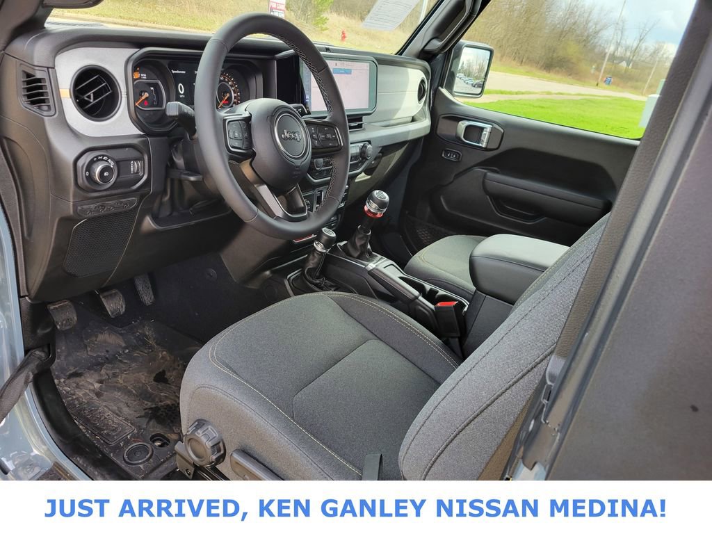 Used 2025 Jeep Wrangler Willys image 9