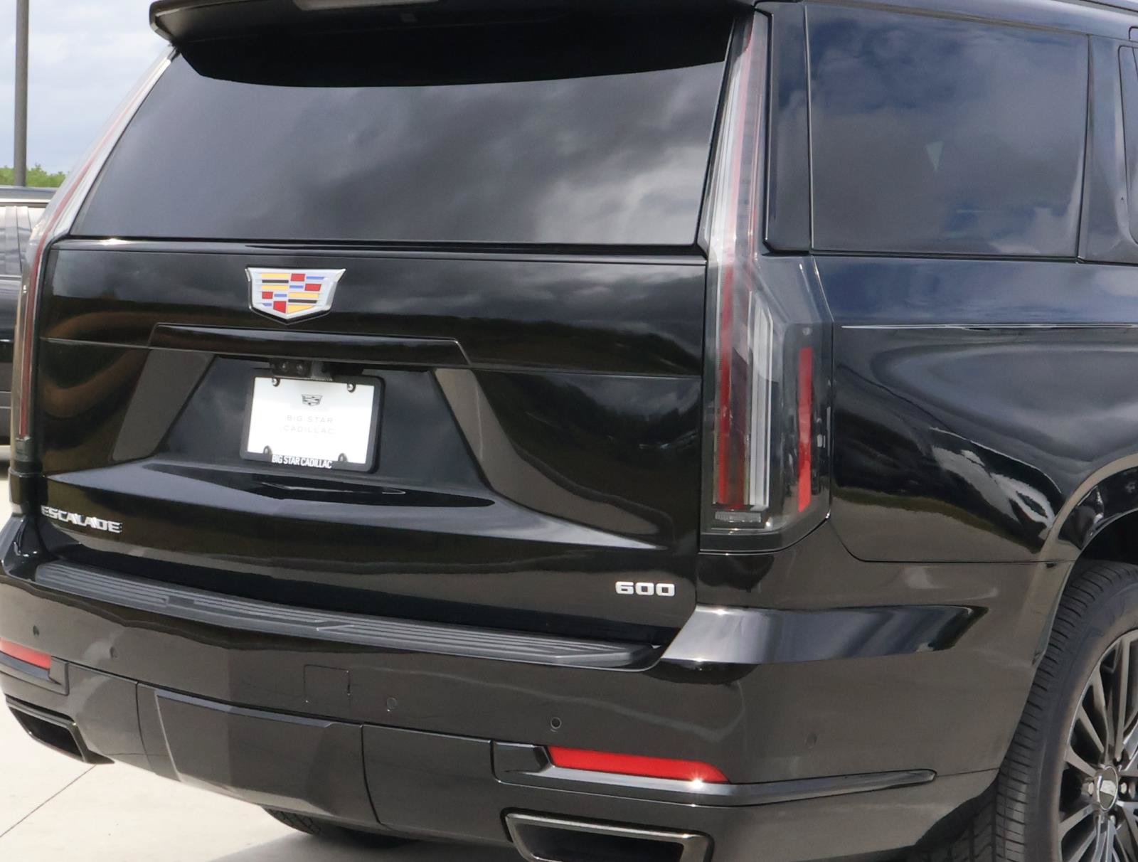 Certified 2026 Cadillac Escalade Platinum Sport w/ LPO, Floor Liner Package RWD image 11