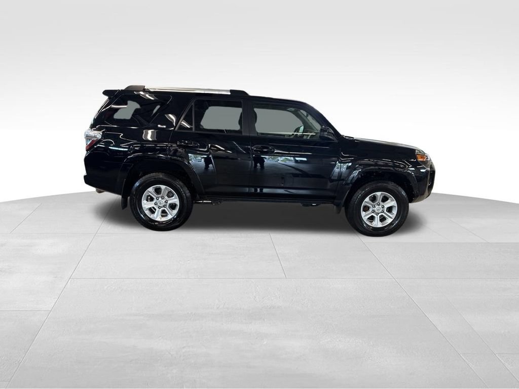 Used 2021 Toyota 4Runner SR5 AWD/4WD image 28