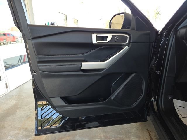 Used 2022 Ford Explorer XLT AWD/4WD image 41