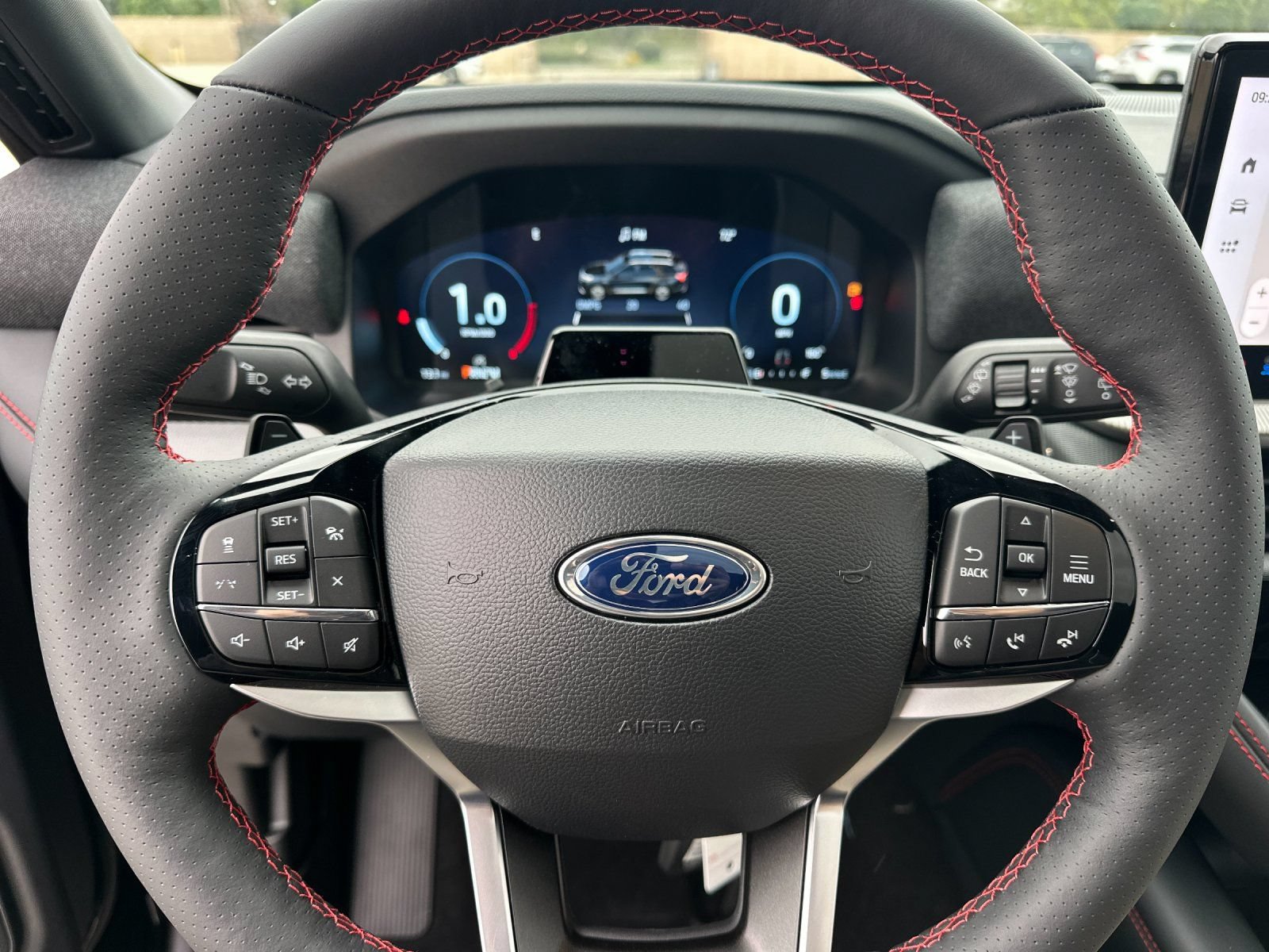 New 2025 Ford Explorer ST-Line w/ Premium Package RWD image 34