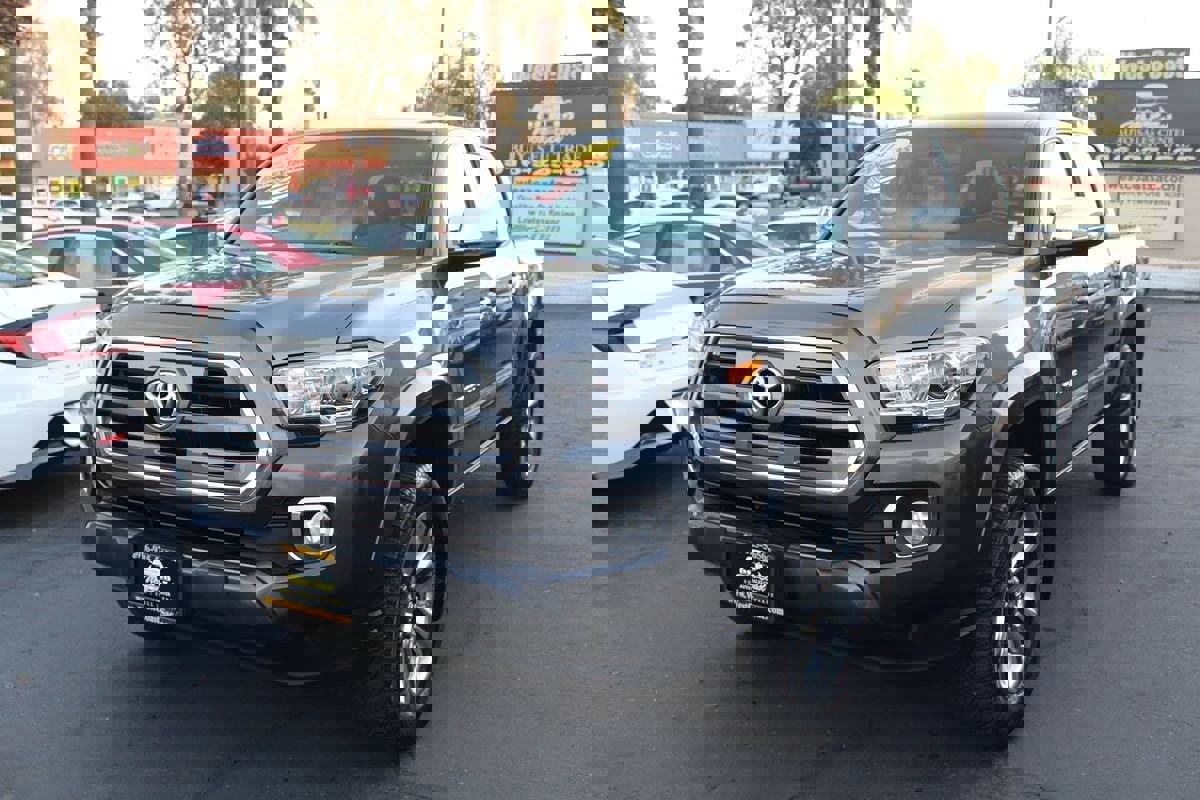 Used 2017 Toyota Tacoma Limited image 4