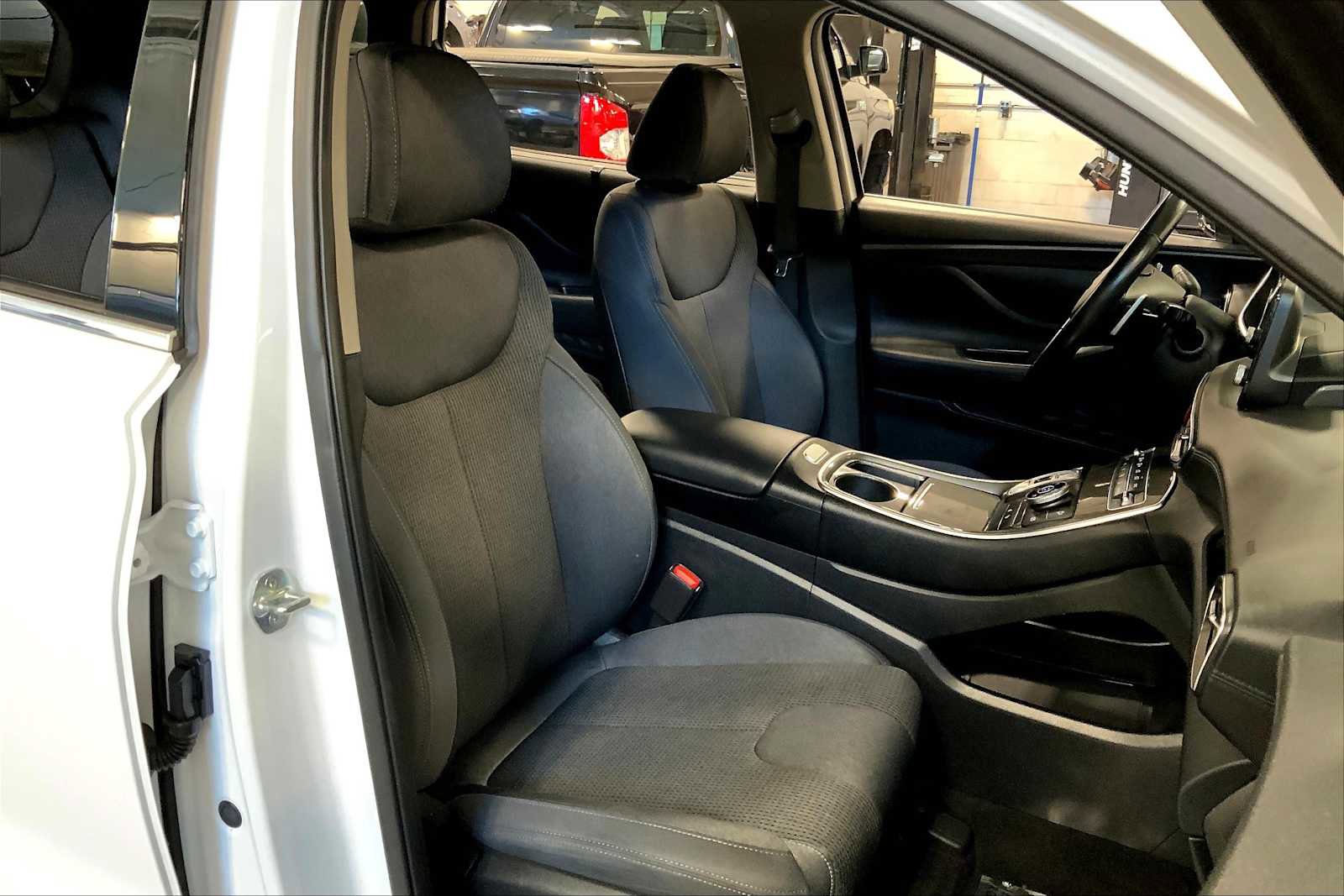 Used 2022 Hyundai Santa Fe SEL w/ Convenience Package image 8