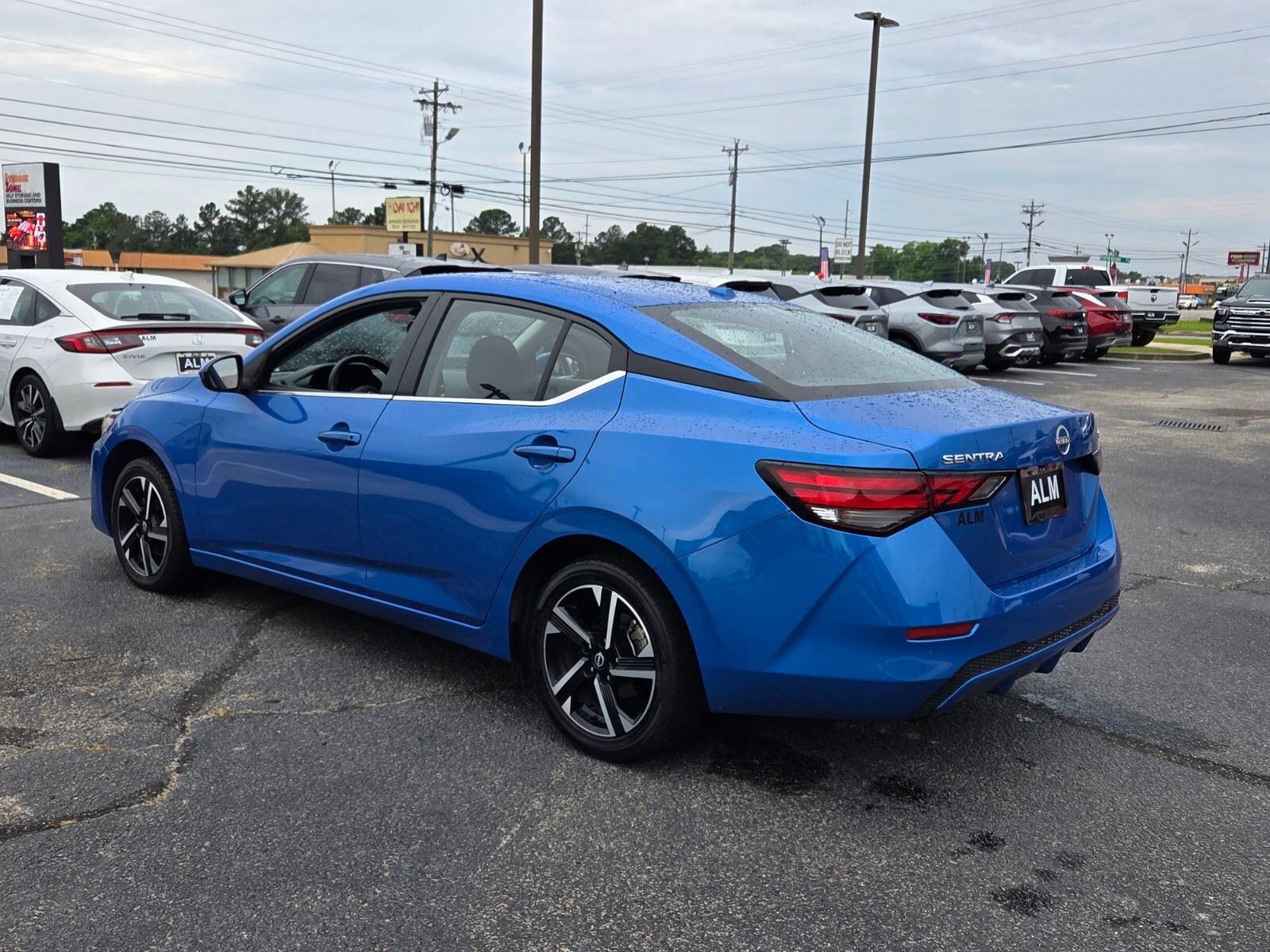 Used 2024 Nissan Sentra SV FWD image 9