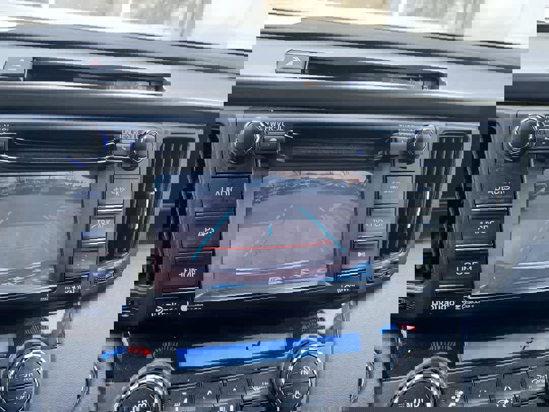 Used 2018 Toyota RAV4 XLE image 17