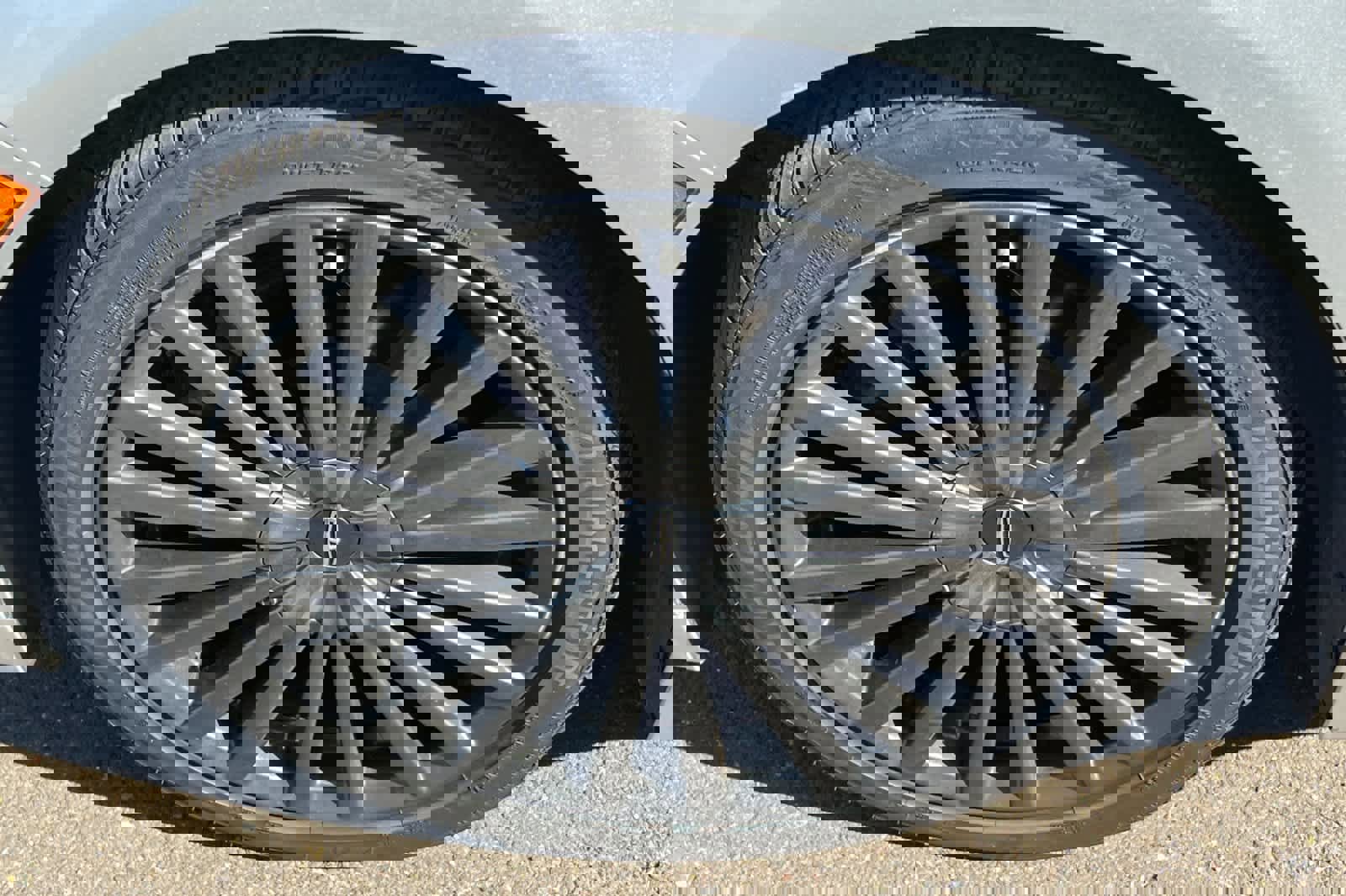 Used 2018 Lincoln MKZ Reserve image 22