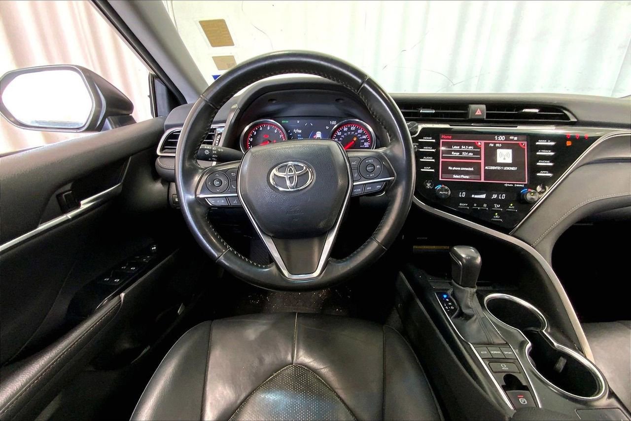 Used 2020 Toyota Camry XSE image 14