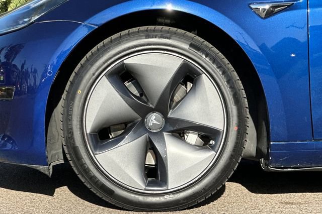 Used 2018 Tesla Model 3 Mid Range image 27