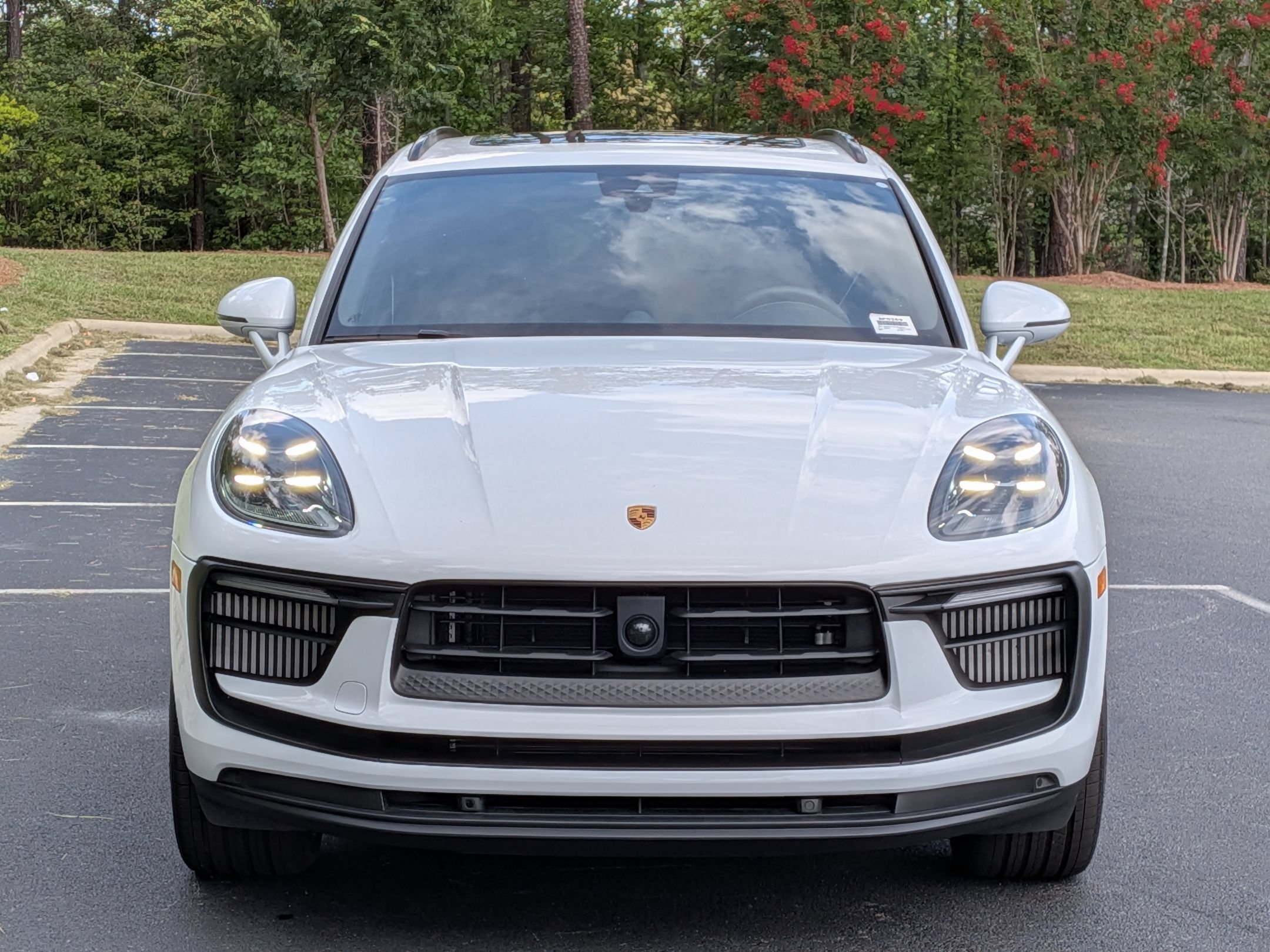 Certified 2025 Porsche Macan S AWD/4WD image 34