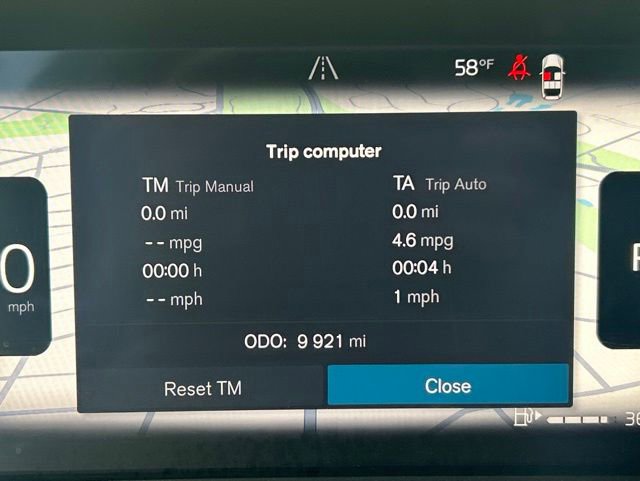 Certified 2025 Volvo XC40 B5 Plus AWD/4WD image 20