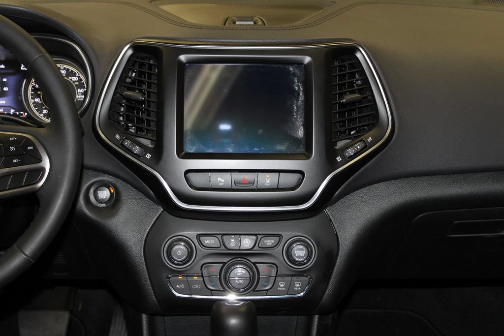 Certified 2021 Jeep Cherokee Latitude Lux w/ Sun & Sound Group AWD/4WD image 15