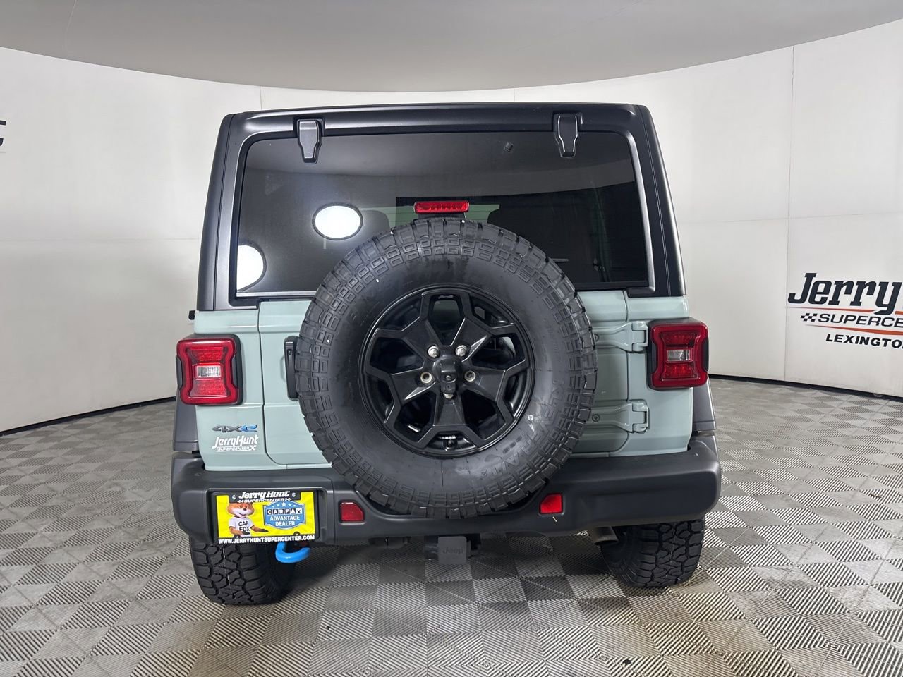 Used 2023 Jeep Wrangler Unlimited Rubicon 4xe AWD/4WD image 5