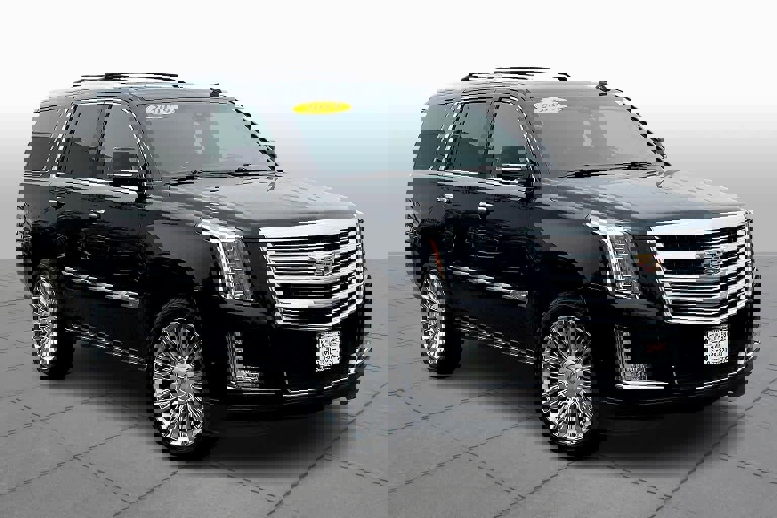 Used 2019 Cadillac Escalade Platinum image 3