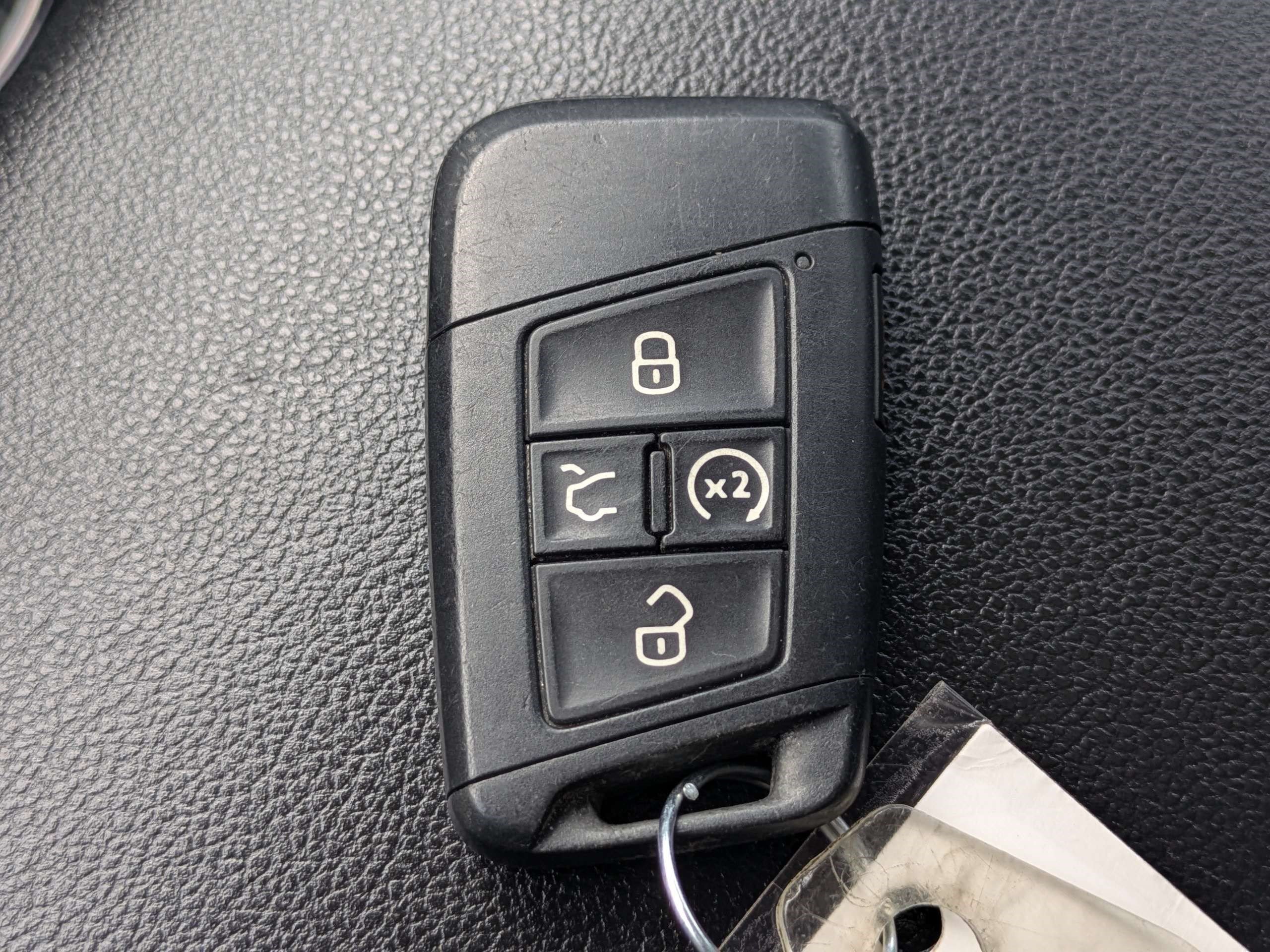 Used 2022 Volkswagen Atlas SEL Premium AWD/4WD image 34
