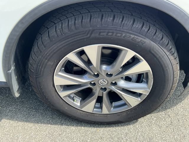 Used 2018 Nissan Murano SL w/ Moonroof Package image 13