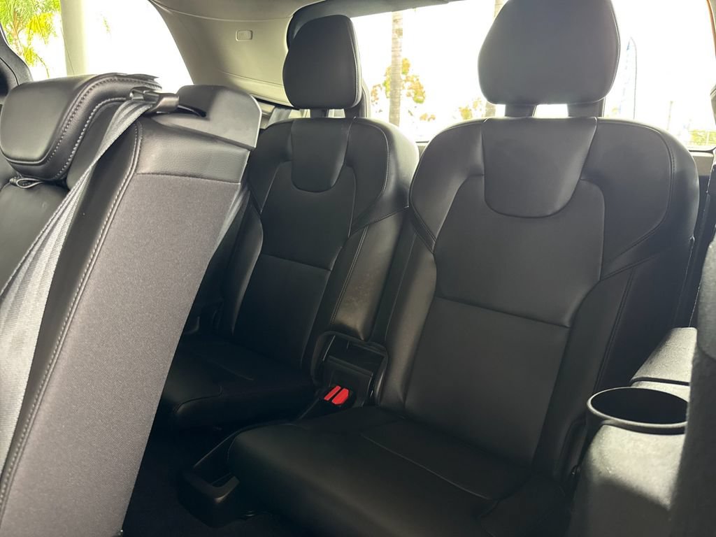 Certified 2025 Volvo XC90 B5 Core w/ Protection Package Premier AWD/4WD image 14