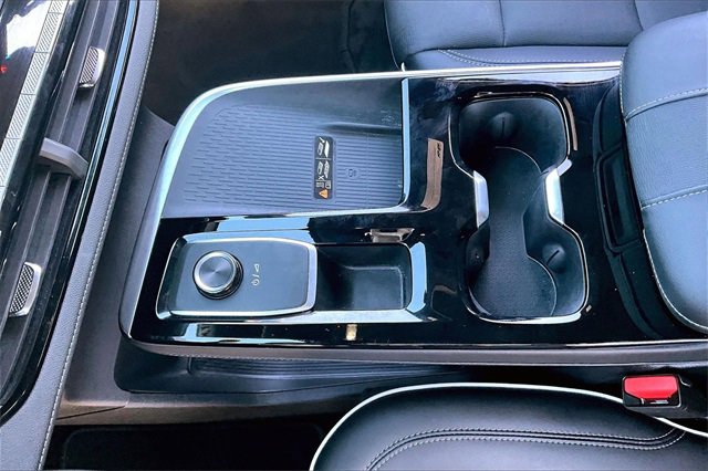 Used 2025 Buick Enclave Preferred image 18