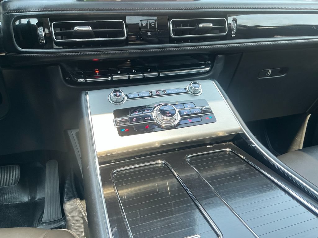 Used 2023 Lincoln Aviator AWD w/ Premium Package image 12