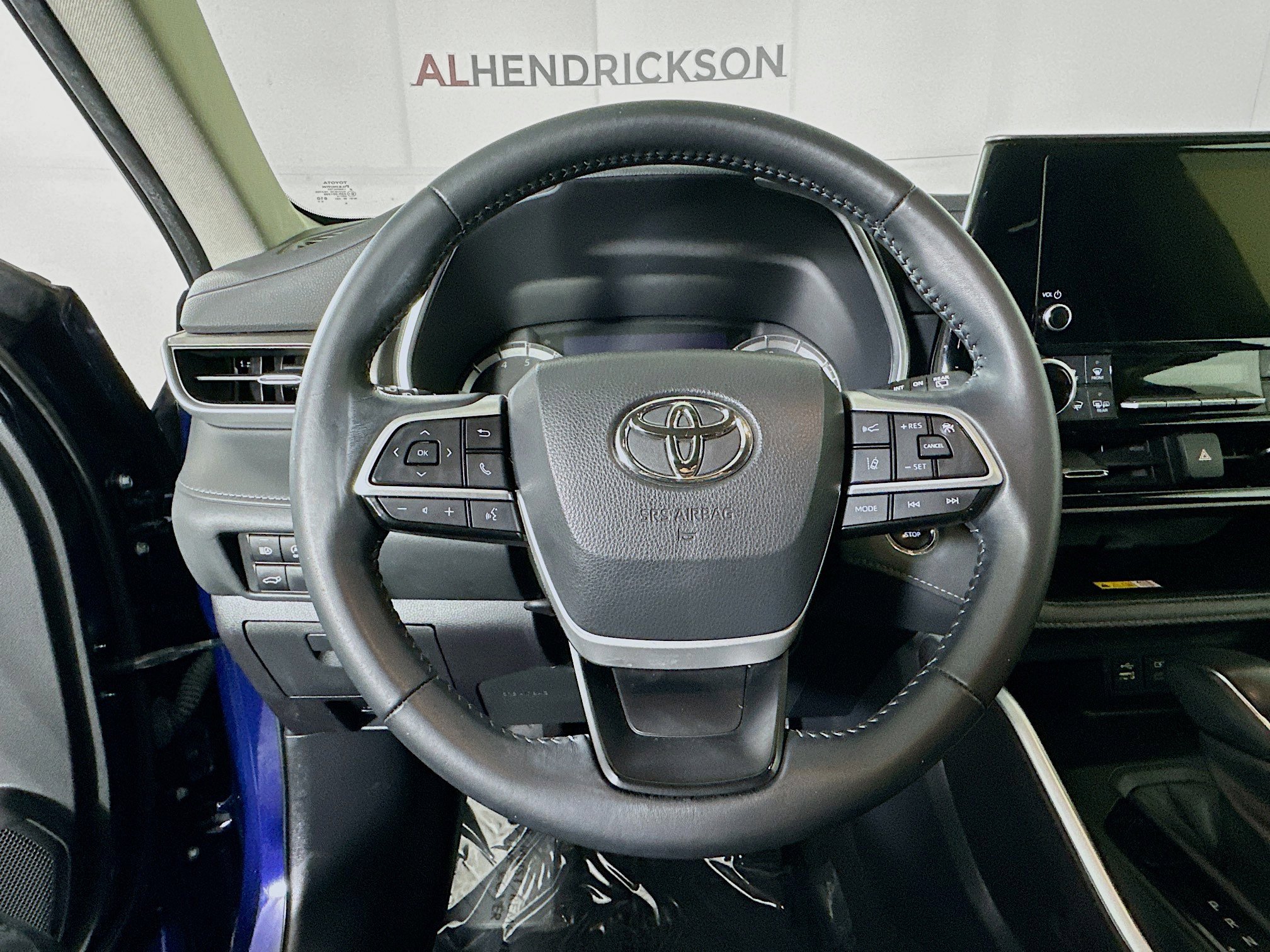 Used 2023 Toyota Highlander XLE image 15