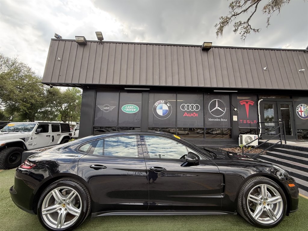 Used 2017 Porsche Panamera 4 AWD/4WD image 8
