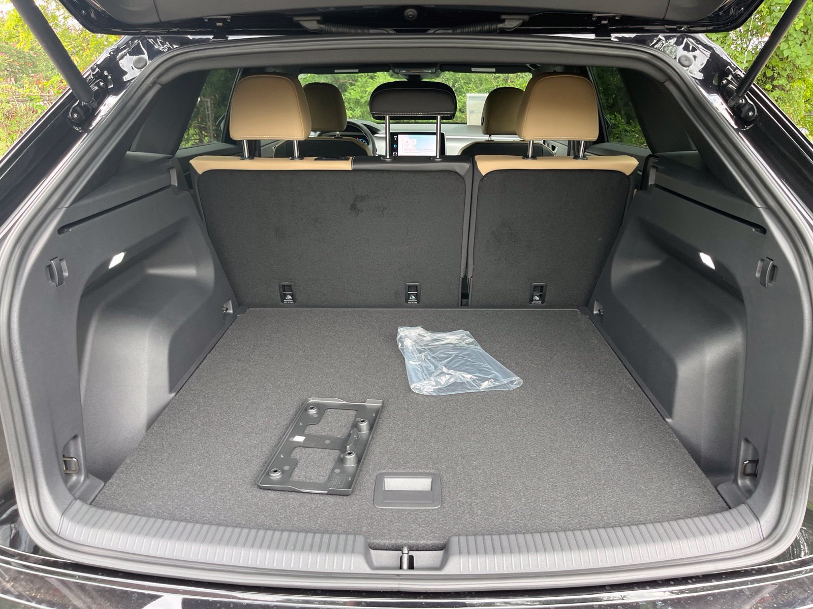 New 2026 Volkswagen Atlas Cross Sport SE FWD image 25