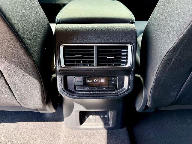 Used 2025 Volkswagen Atlas SE AWD/4WD image 35