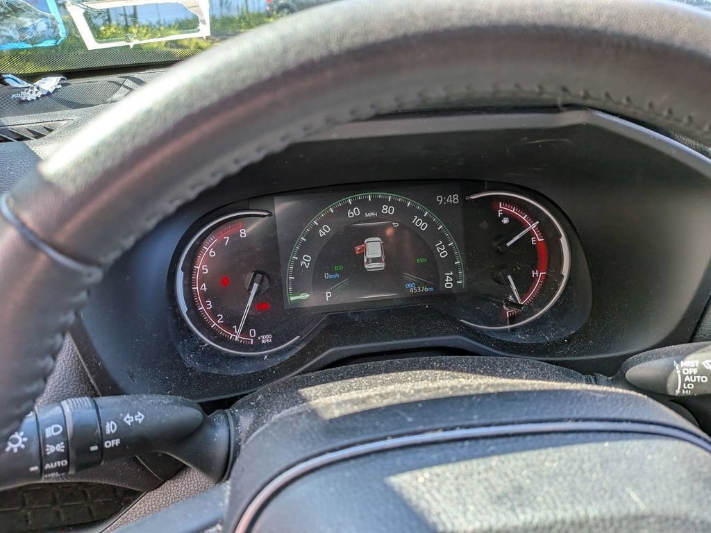 Used 2023 Toyota RAV4 XLE Premium AWD/4WD image 9